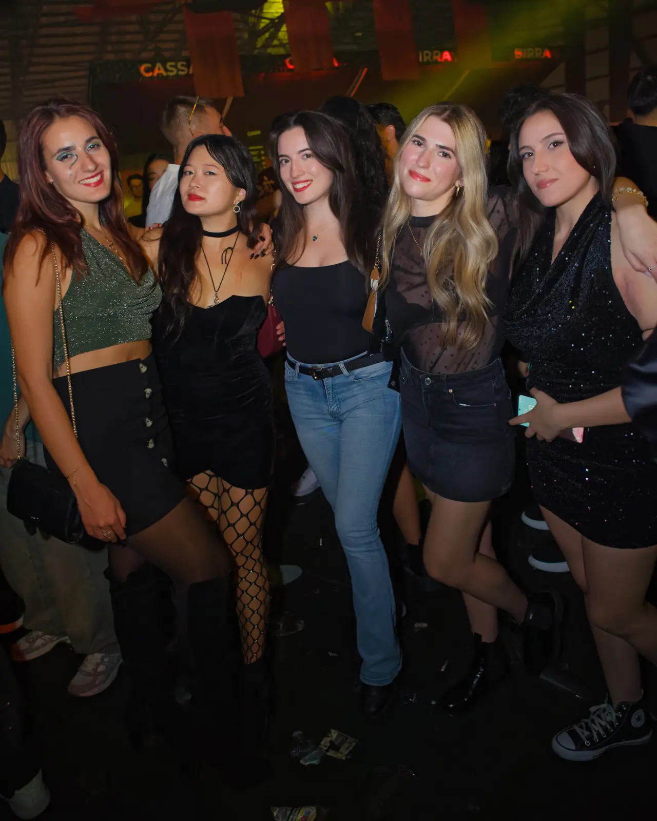 Gruppo di amiche durante il festival